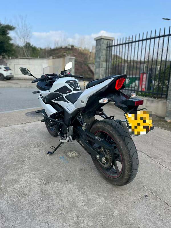 二手豪爵铃木GSX250R