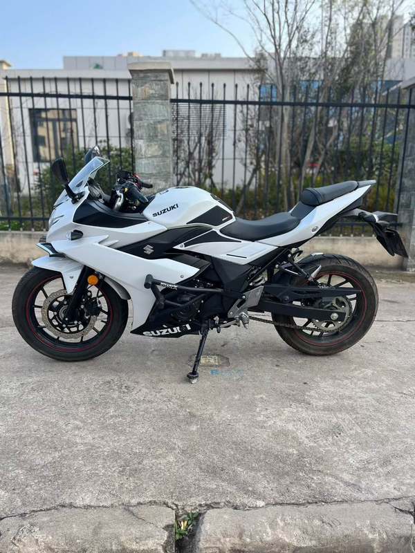 二手豪爵铃木GSX250R