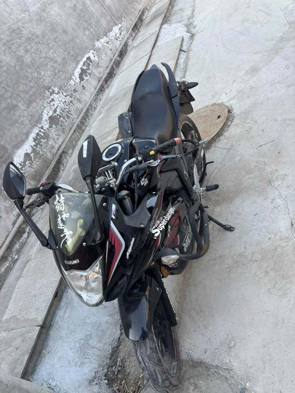 二手济南铃木极客飒 Gixxer 155