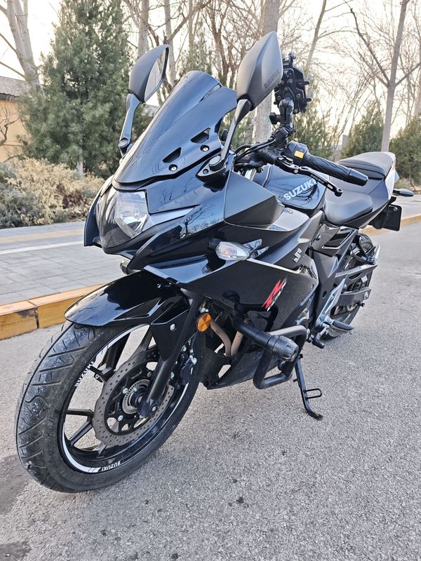 二手豪爵铃木GSX250R