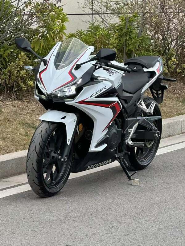 二手本田CBR400R