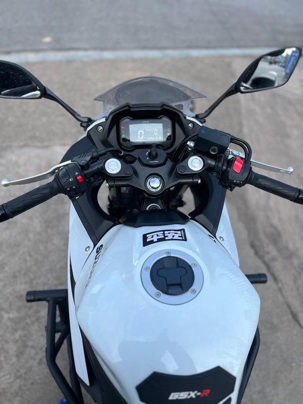 二手豪爵铃木GSX250R
