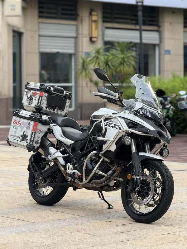 二手贝纳利金鹏 TRK502