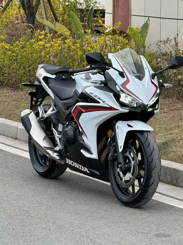 二手本田CBR400R