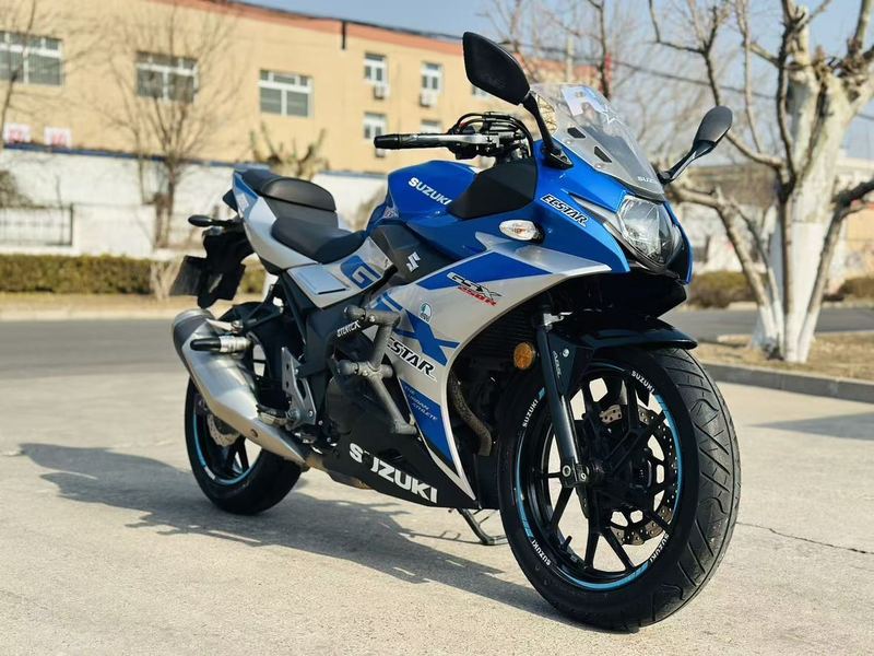 二手豪爵铃木GSX250R