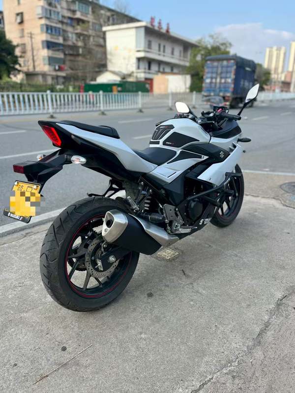 二手豪爵铃木GSX250R