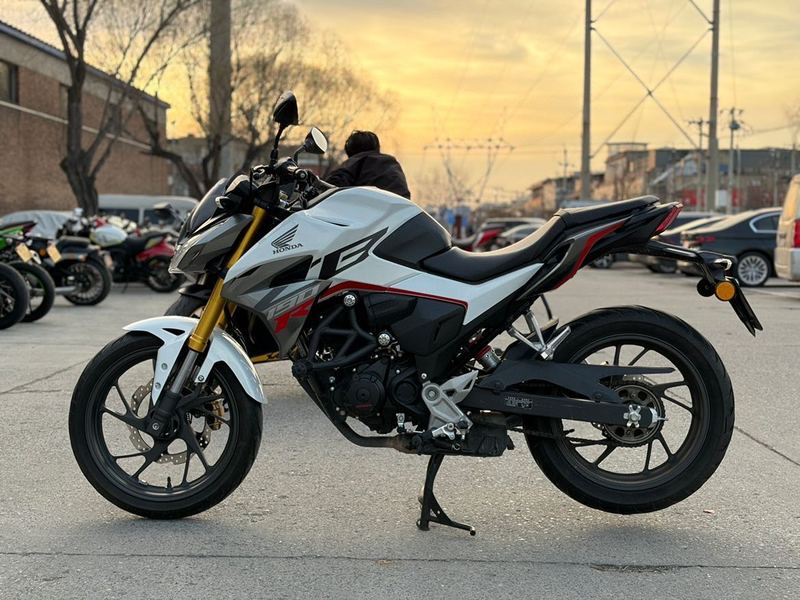 二手五羊本田CB190R 暴锋眼