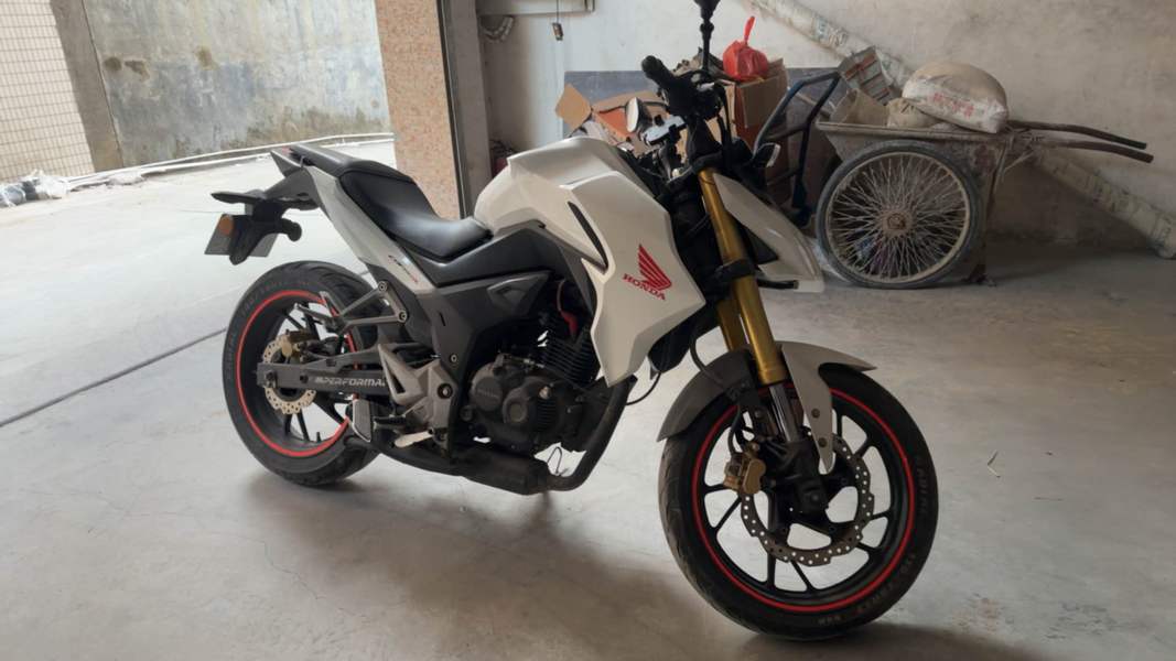 二手五羊本田CB190R 暴锋眼