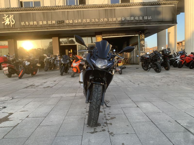 二手豪爵铃木GSX250R