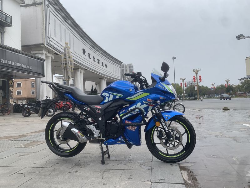 二手济南铃木极客飒 Gixxer 155
