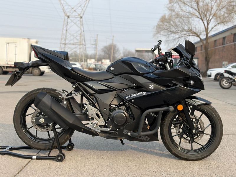 二手豪爵铃木GSX250R