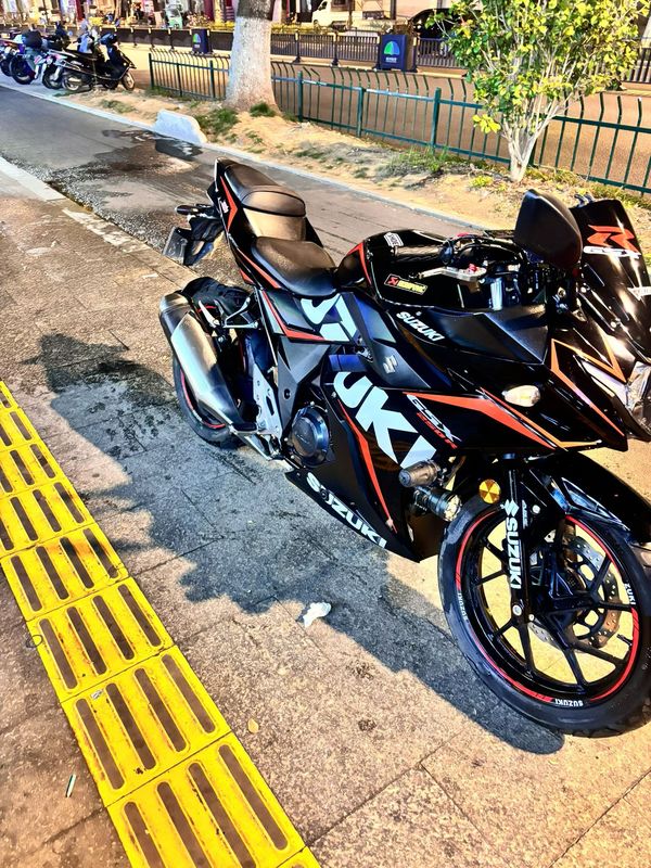 二手豪爵铃木GSX250R