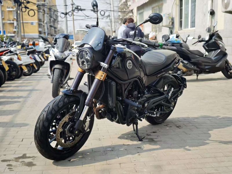 二手贝纳利幼狮 Leoncino 500