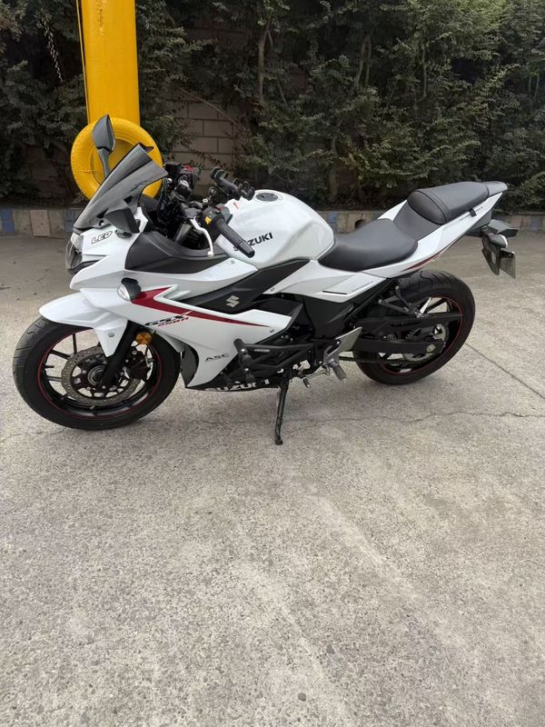 二手豪爵铃木GSX250R