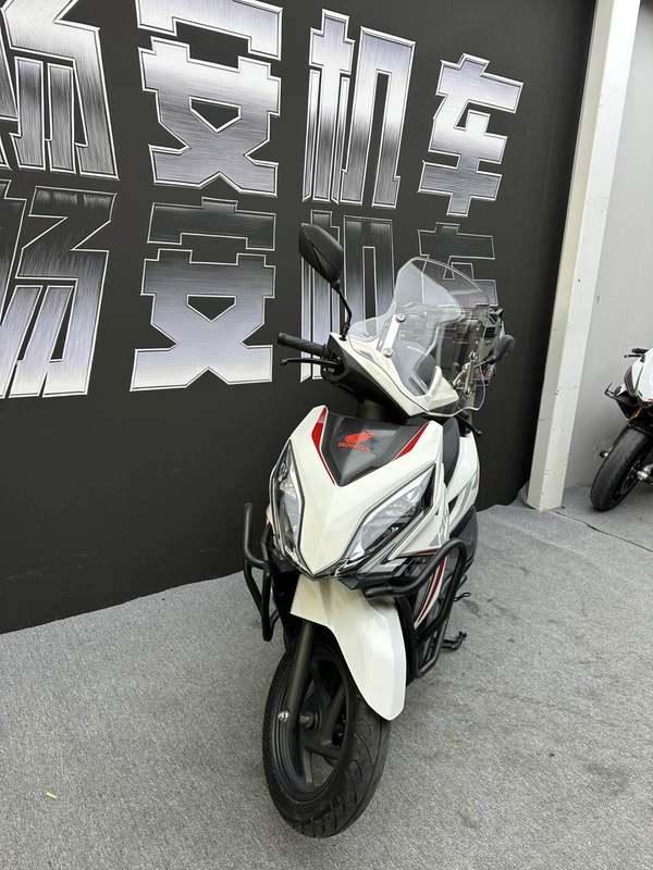 二手新大洲本田裂行 RX125Fi