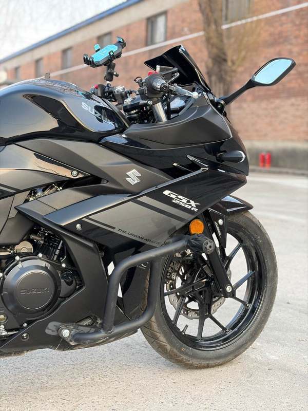 二手豪爵铃木GSX250R