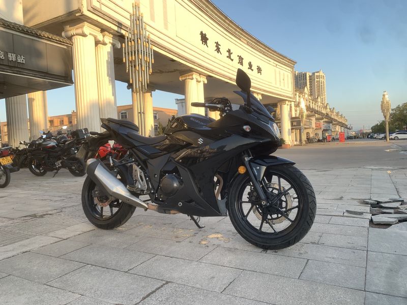 二手豪爵铃木GSX250R