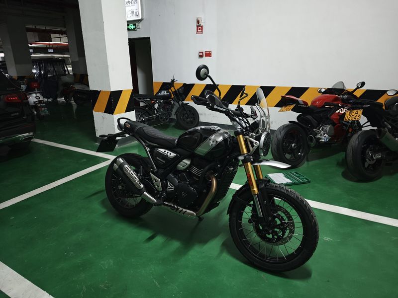 二手凯旋Scrambler 400 X