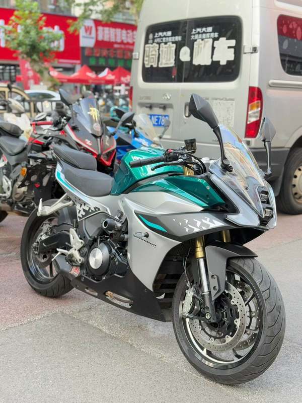 二手贝纳利龙卷风 Tornado 552R