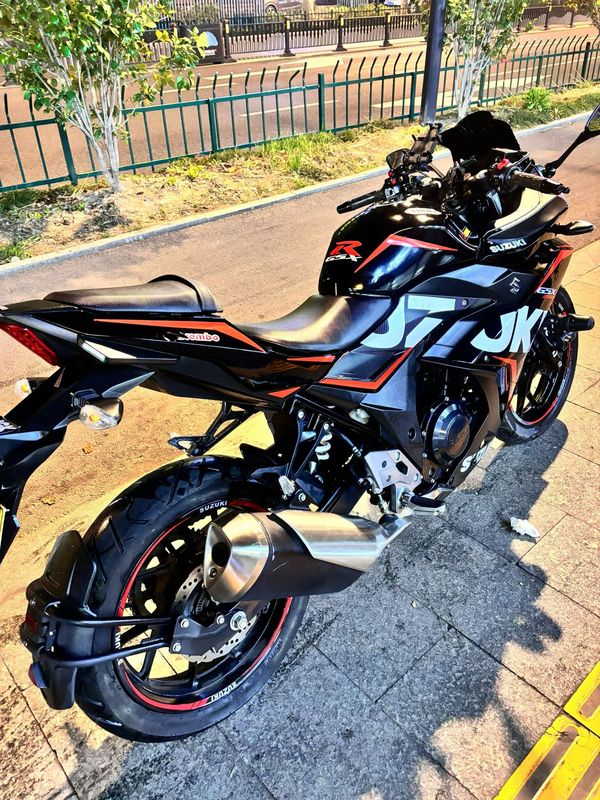 二手豪爵铃木GSX250R