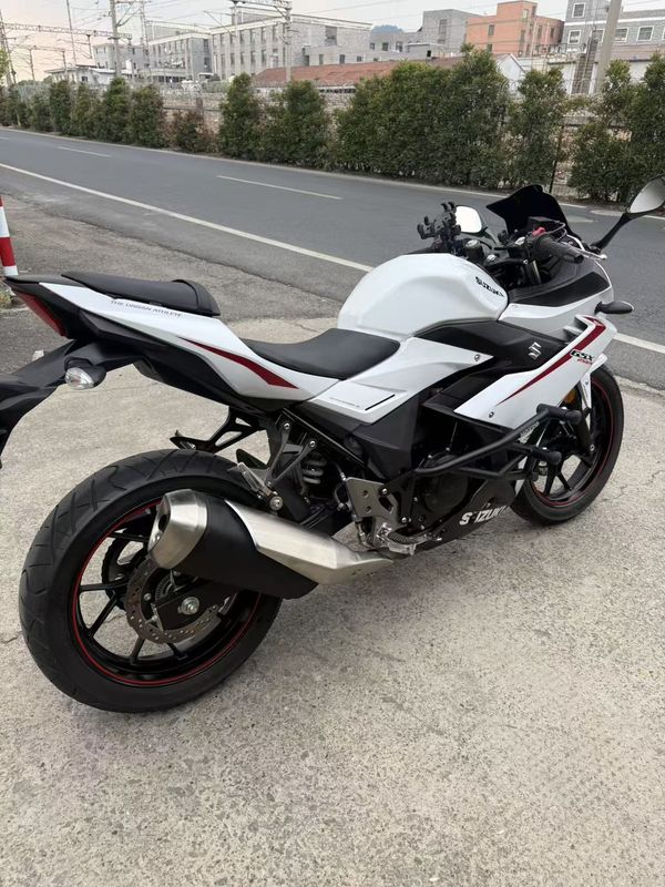 二手豪爵铃木GSX250R