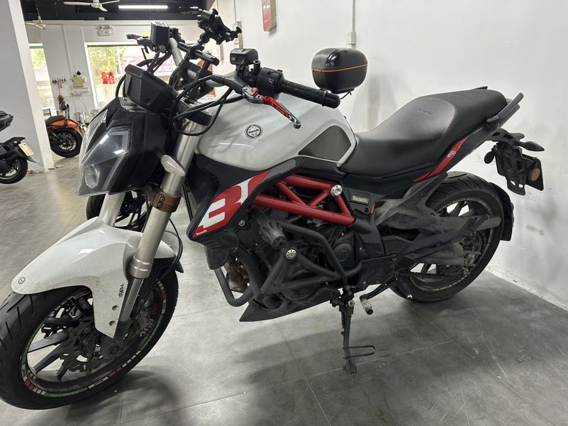 二手贝纳利蓝宝龙 BN302S