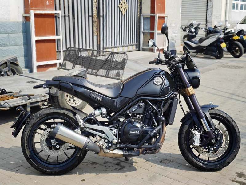 二手贝纳利幼狮 Leoncino 500