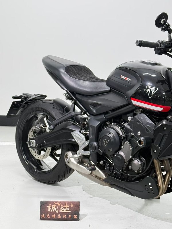 二手凯旋Trident 660