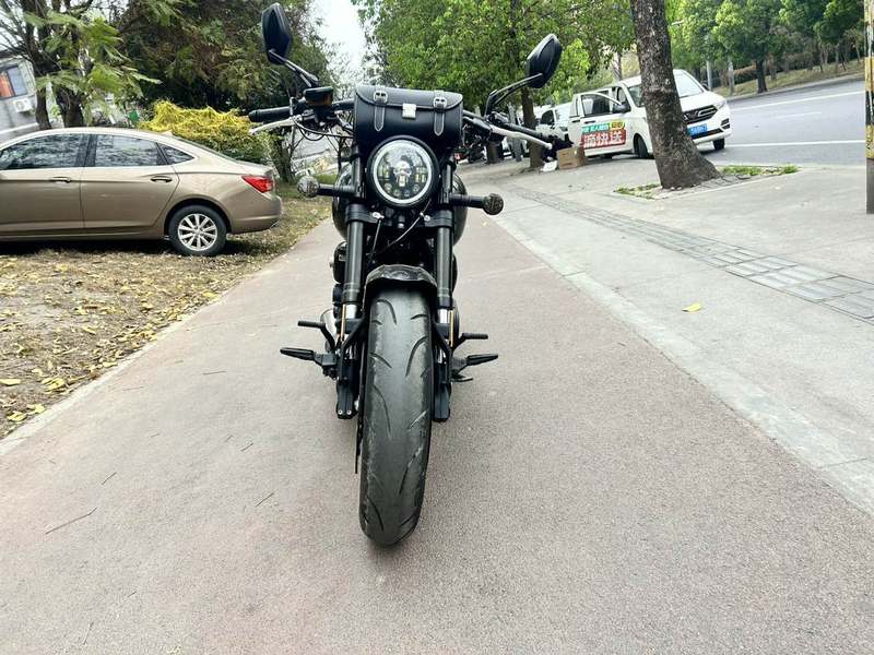 二手香帅金刚狼800S