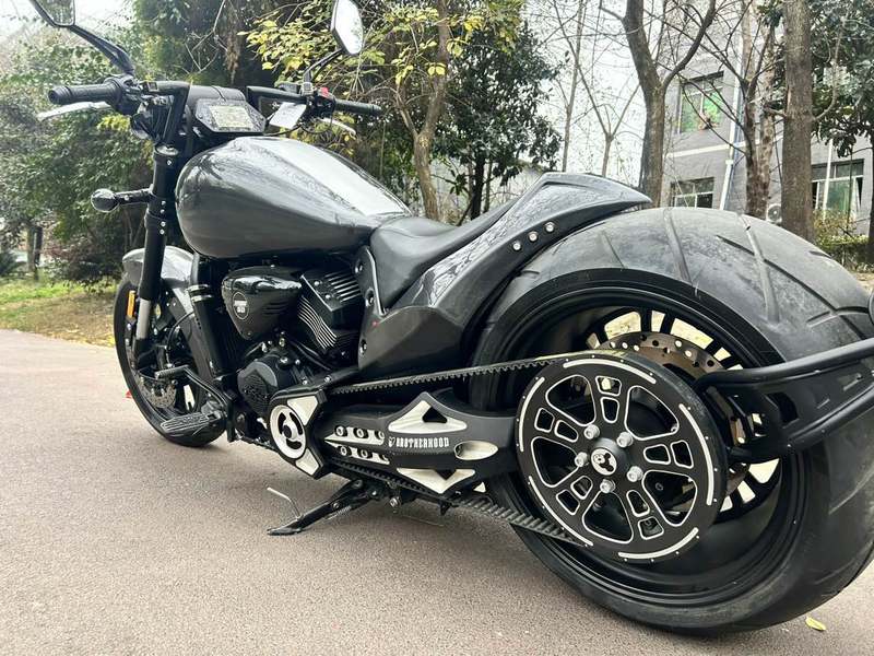 二手香帅金刚狼800S