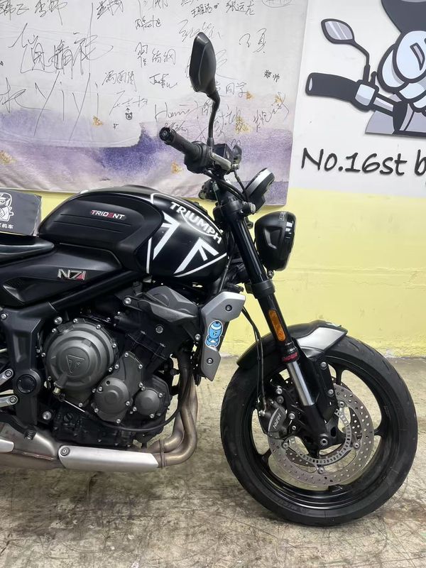 二手凯旋Trident 660