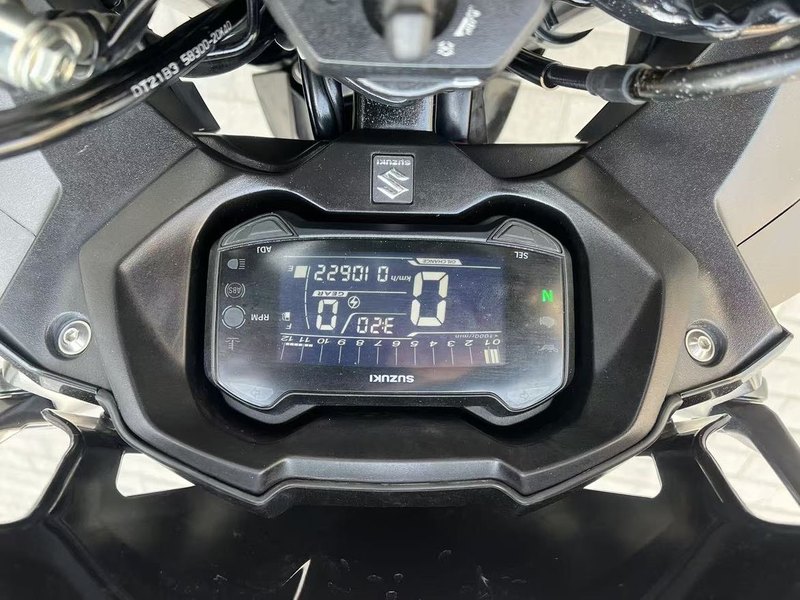 二手豪爵铃木GSX250R