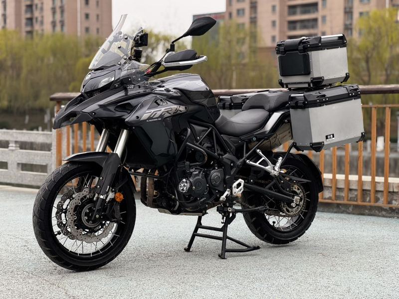 二手贝纳利金鹏 TRK502
