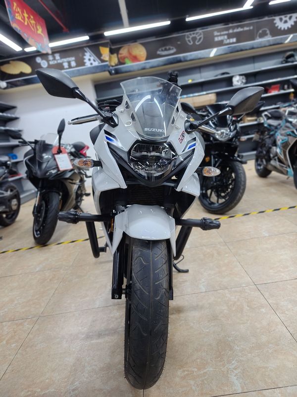 二手豪爵铃木GSX250R