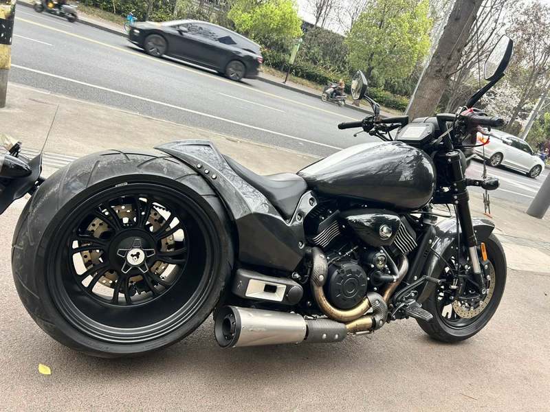 二手香帅金刚狼800S