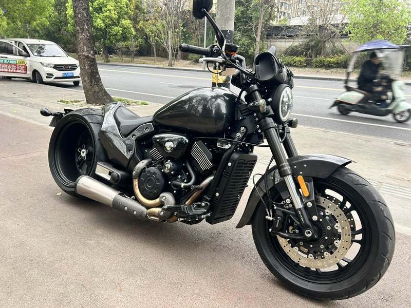 二手香帅金刚狼800S