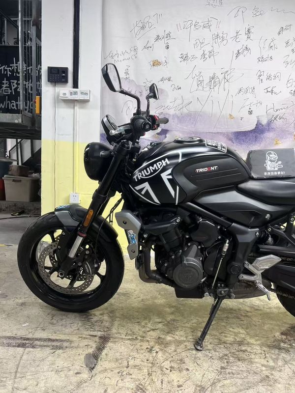 二手凯旋Trident 660