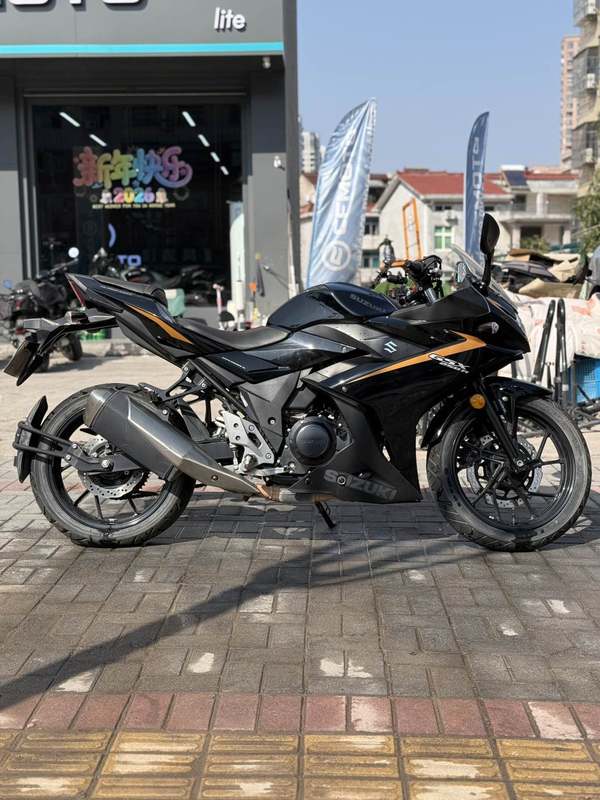 二手豪爵铃木GSX250R