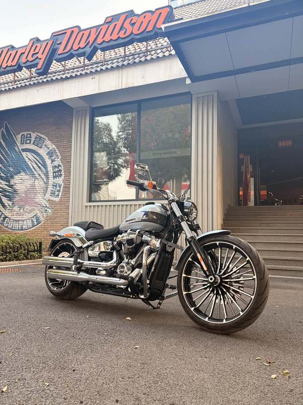 二手哈雷戴维森突破者 Breakout