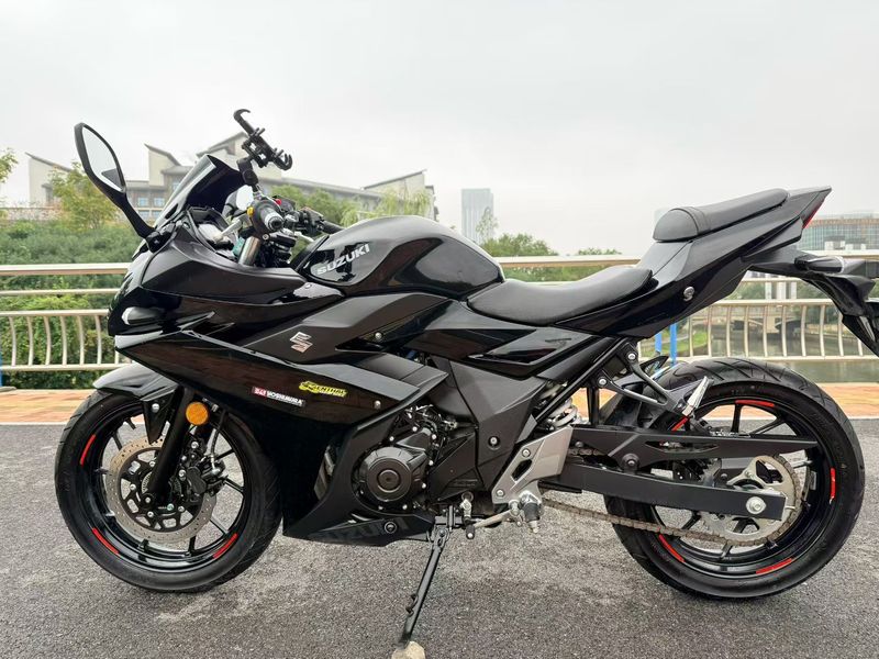 二手豪爵铃木GSX250R