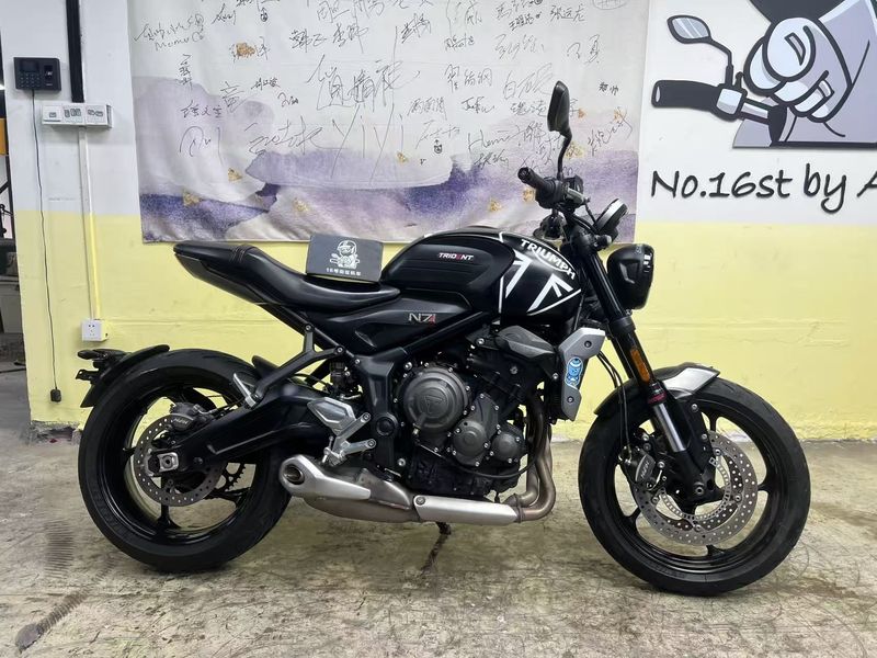 二手凯旋Trident 660