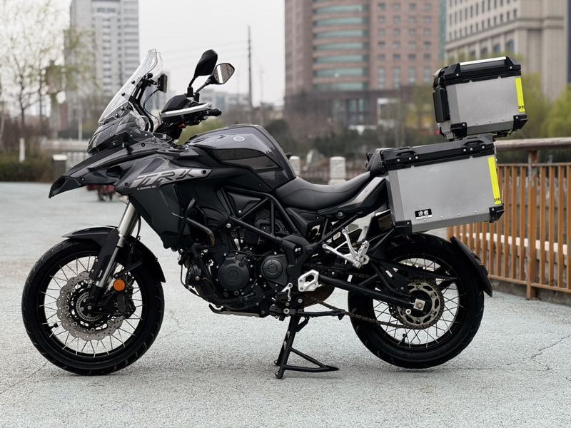 二手贝纳利金鹏 TRK502