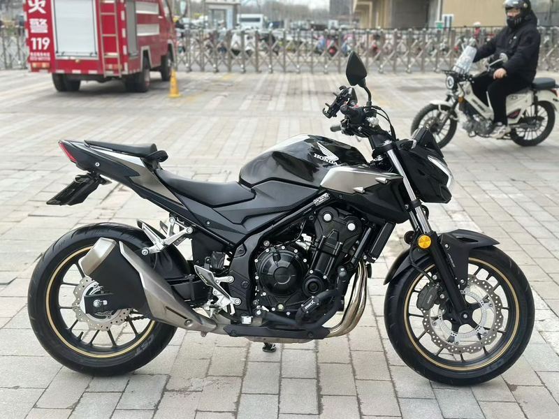 二手本田CB 400F(海外)
