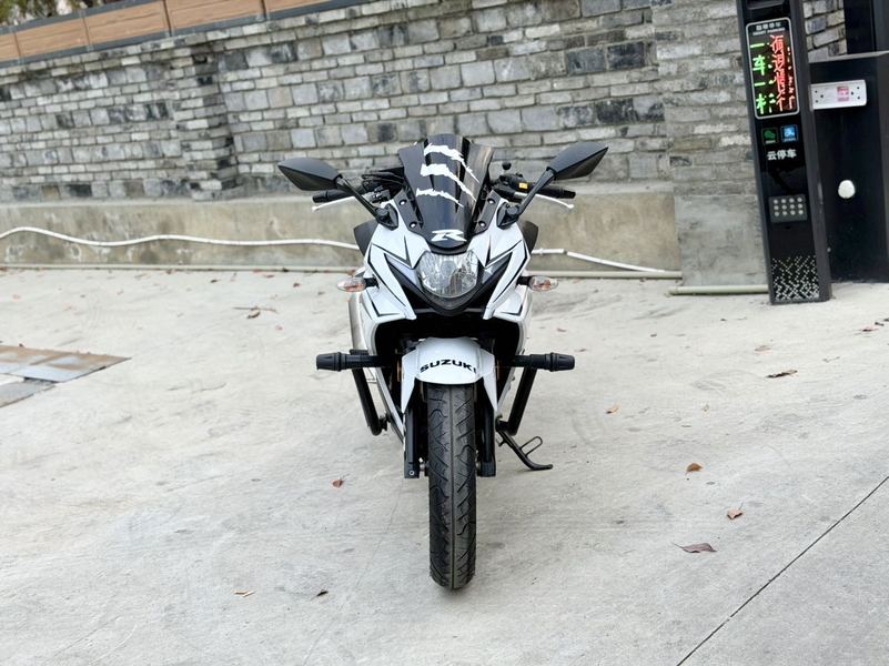 二手豪爵铃木GSX250R