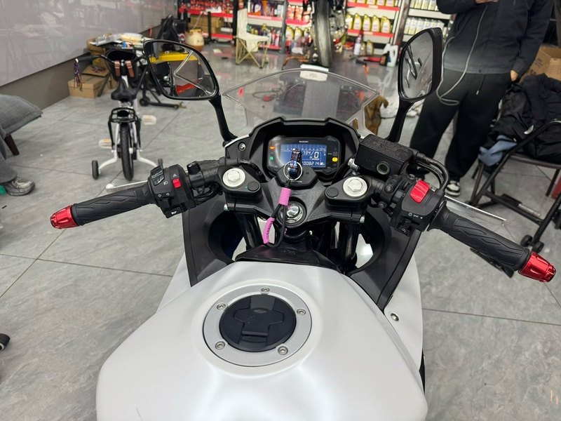 二手豪爵铃木GSX250R