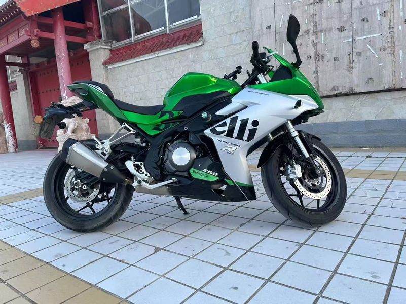 二手贝纳利龙卷风 Tornado 252R