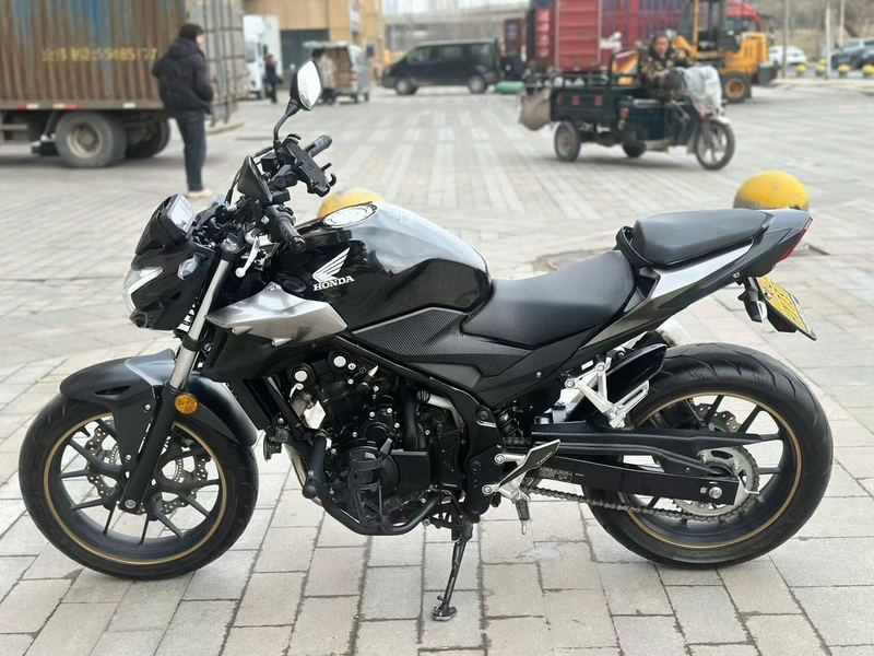 二手本田CB 400F(海外)