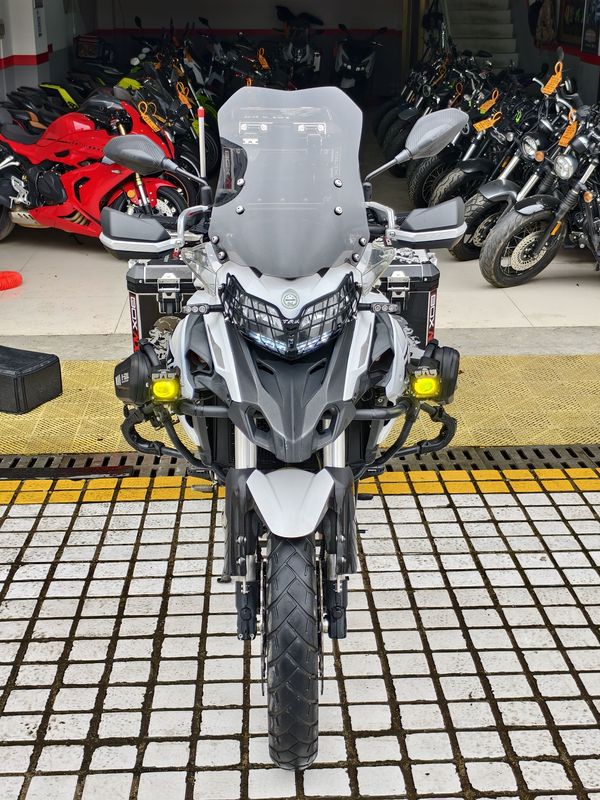 二手贝纳利金鹏 TRK502