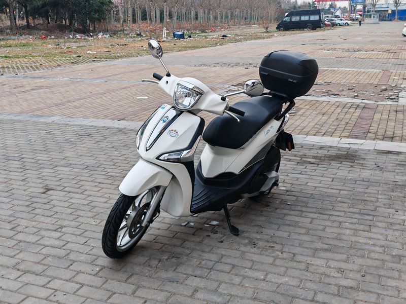 二手比亚乔Liberty One