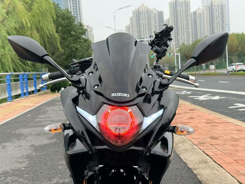 二手豪爵铃木GSX250R